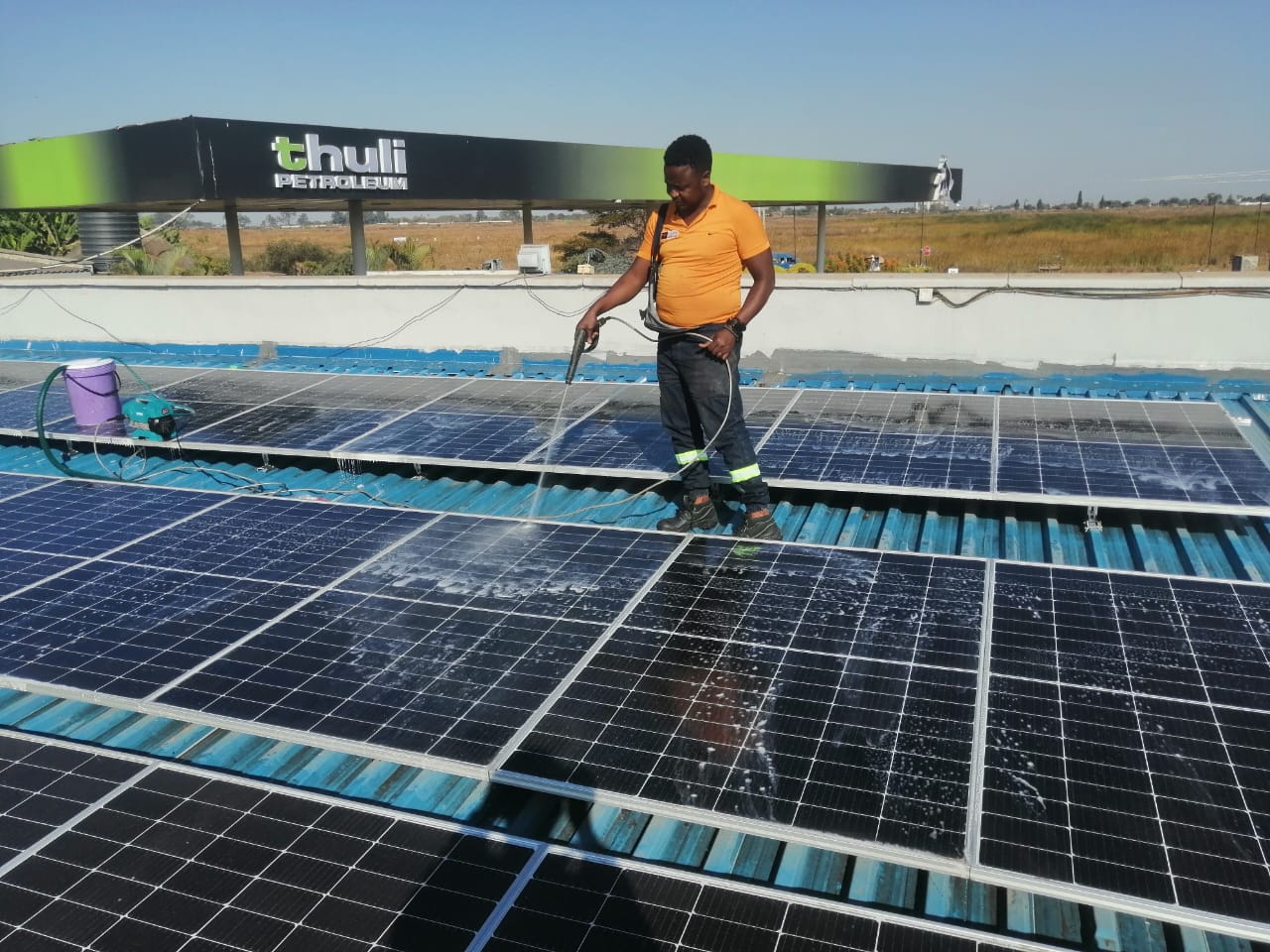 solar panels cleaning